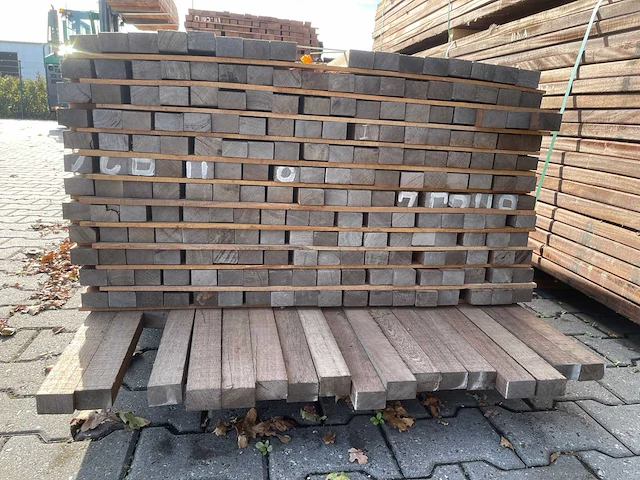 Guyana teak regels fijnbezaagd 2750-3050x50x32mm (232x) - afbeelding 3 van  3
