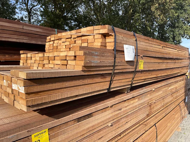 Guyana teak regels fijnbezaagd 3350-4000x80x31mm (204x) - afbeelding 2 van  3