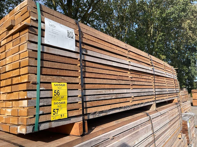 Guyana teak regels fijnbezaagd 3350x80x33mm (99x) - afbeelding 1 van  3