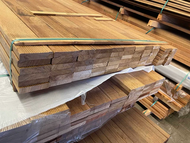 Guyana teak vlonderplanken geschaafd gevingerlast 4000x90x21mm (66x) - afbeelding 3 van  3