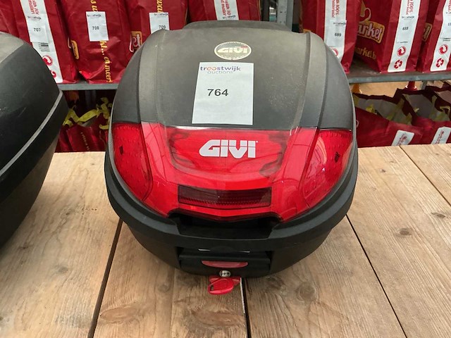 Gvi scooter/ vespa topkoffer - afbeelding 1 van  2