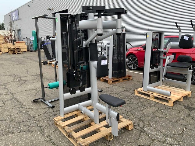 Gym 80 signum pec deck/ rear fly krachtstation - afbeelding 1 van  7