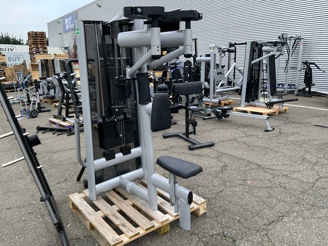 Gym 80 signum rear delt machine krachtstation - afbeelding 1 van  4
