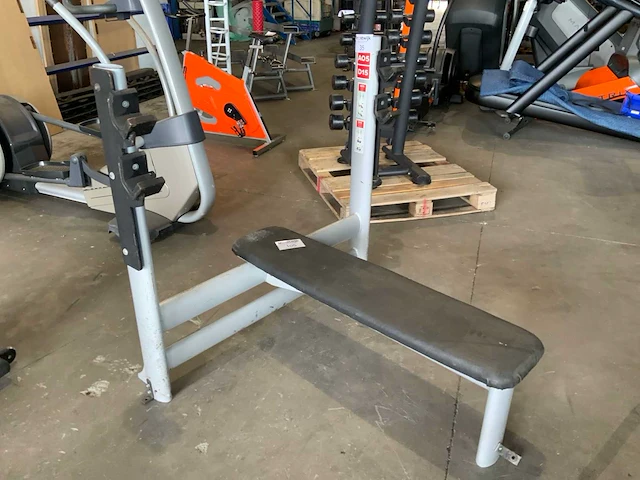 Gym80 olympische flat bench press krachtstation - afbeelding 1 van  5