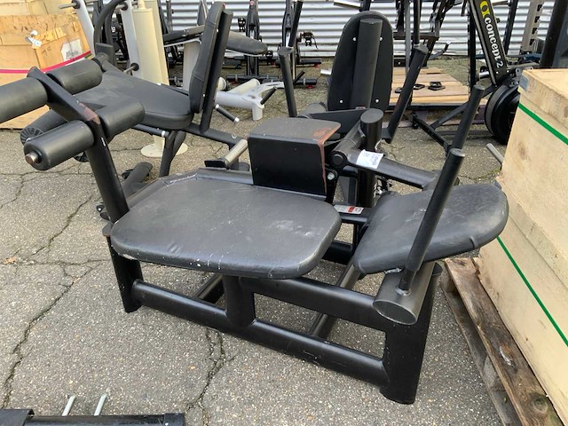 Gym80 plateloaded abdominal krachtstation - afbeelding 2 van  4