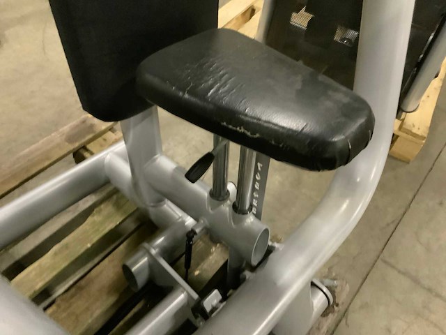 Gym80 signum chestpress krachtstation - afbeelding 5 van  6