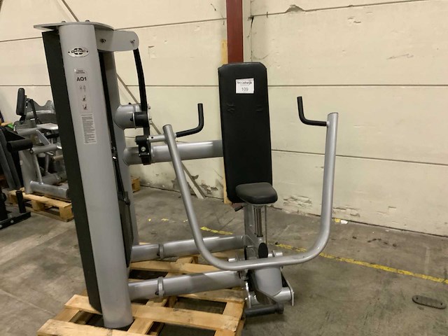 Gym80 signum chestpress krachtstation - afbeelding 1 van  5