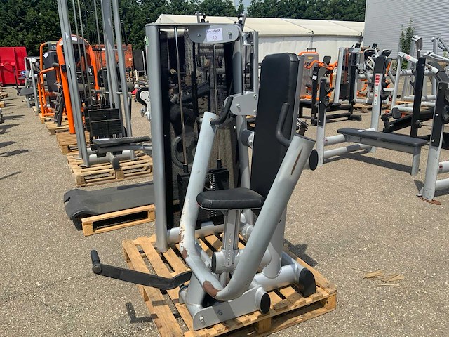 Gym80 signum chestpress krachtstation - afbeelding 1 van  5