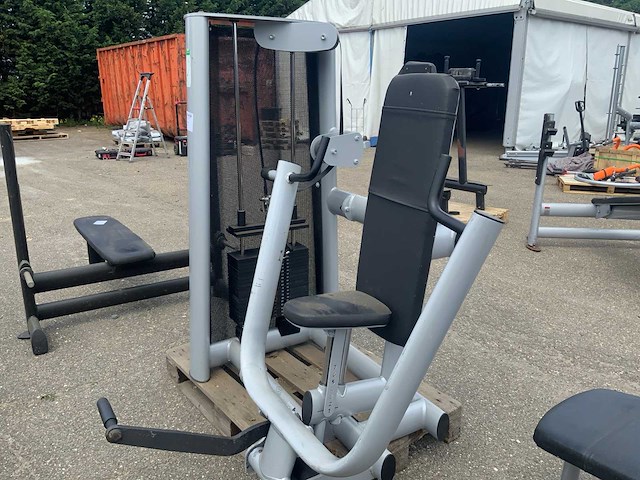 Gym80 signum chestpress krachtstation - afbeelding 1 van  6