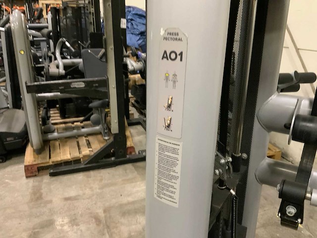 Gym80 signum chestpress krachtstation - afbeelding 1 van  2