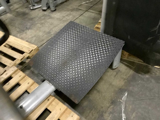 Gym80 signum hack squat krachtstation - afbeelding 2 van  5