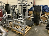 Gym80 signum hack squat krachtstation - afbeelding 3 van  5