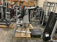 Gym80 signum hack squat krachtstation - afbeelding 5 van  5