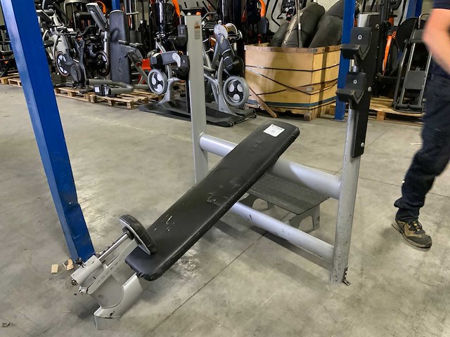 Gym80 signum incline chestpress krachtstation - afbeelding 1 van  3