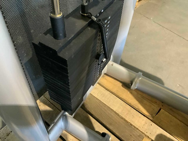 Gym80 signum kick back chestpress krachtstation - afbeelding 4 van  6