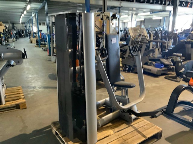 Gym80 signum kick back chestpress krachtstation - afbeelding 2 van  5