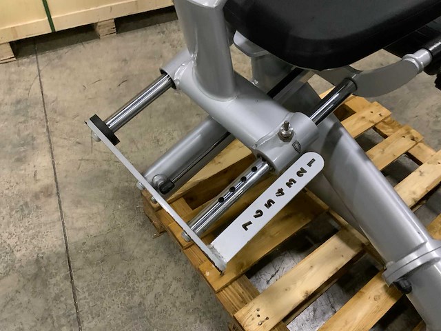 Gym80 signum leg extension krachtstation - afbeelding 7 van  8