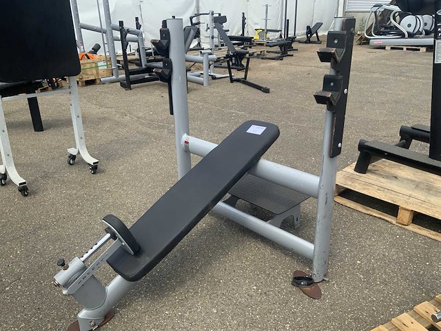 Gym80 signum olympische incline bench krachtstation - afbeelding 1 van  4