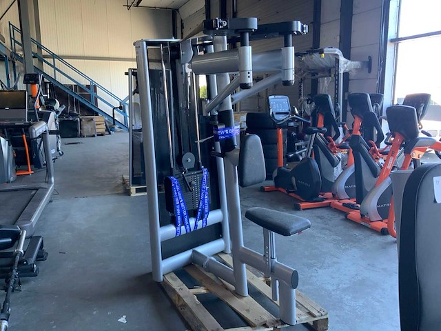 Gym80 signum pec deck rear delt krachtstation - afbeelding 1 van  6