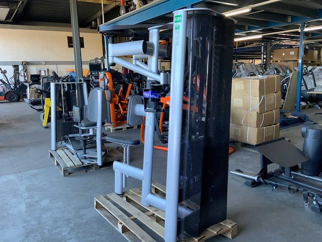 Gym80 signum pec deck rear delt krachtstation - afbeelding 6 van  6