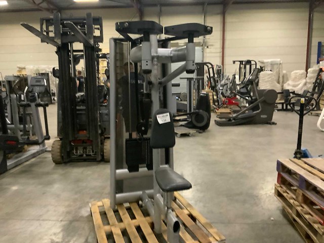 Gym80 signum pec fly rear delt krachtstation - afbeelding 1 van  6