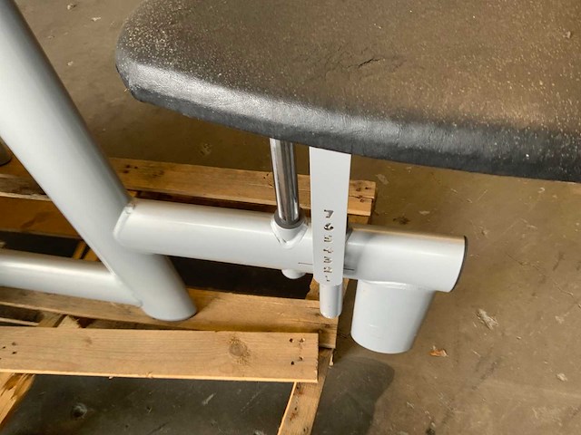 Gym80 signum pec fly rear delt krachtstation - afbeelding 5 van  6