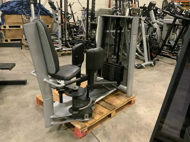 Gym80 signum pec rear delt fly krachtstation - afbeelding 1 van  7