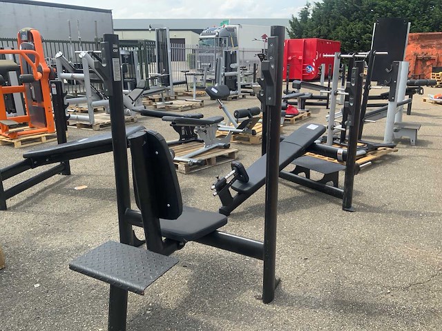 Gym80 signum schoulderpress bench krachtstation - afbeelding 3 van  3
