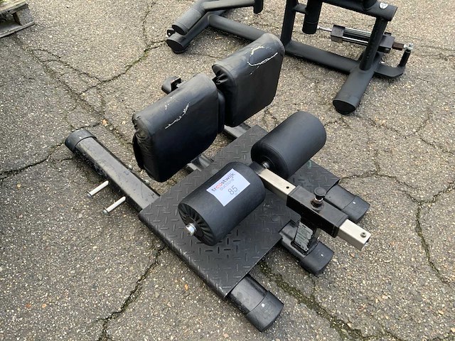 Gym80 sissy squat bench krachtstation - afbeelding 1 van  2
