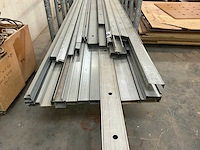 Gyproc stapeljuk met inhoud metalen profielen - afbeelding 2 van  2