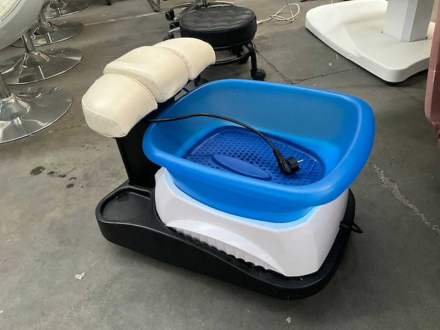 H6605 voetenbad + pedicurestoel - afbeelding 1 van  8