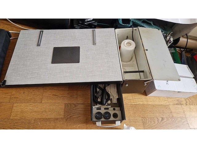 Haag-streit - instruments d'opticien - afbeelding 1 van  2