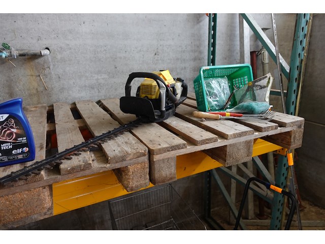 Haagschaar en mand tuingerief - afbeelding 1 van  3