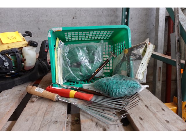 Haagschaar en mand tuingerief - afbeelding 2 van  3