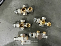 Haaks 2-pijps onderblok radiator (5 st/doos)