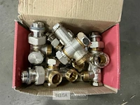 Haaks 2-pijps onderblok radiator (5 st/doos) - afbeelding 4 van  4