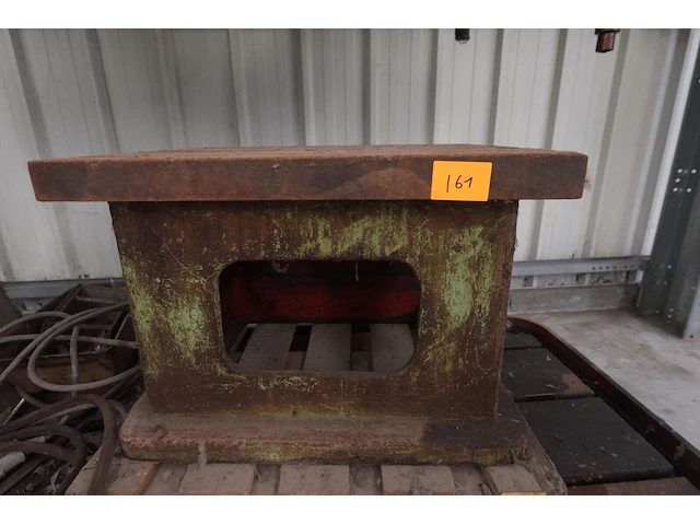 Haakse metalen werktafel - afbeelding 1 van  4