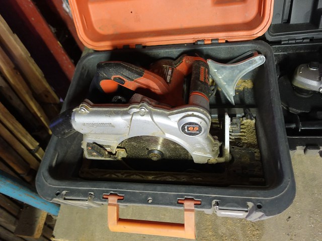 Haakse slijper + cirkelzaag black & decker - afbeelding 2 van  7