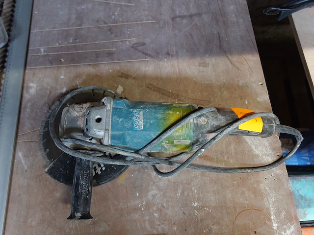 Haakse slijper makita - afbeelding 2 van  3