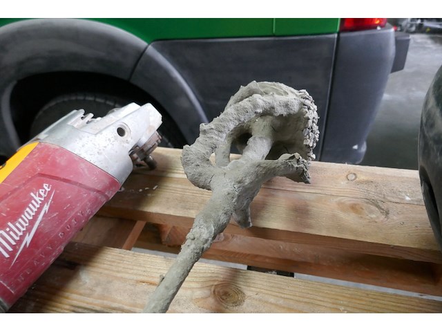 Haakse slijper milwaukee + mortelmixer hikoki - afbeelding 5 van  6