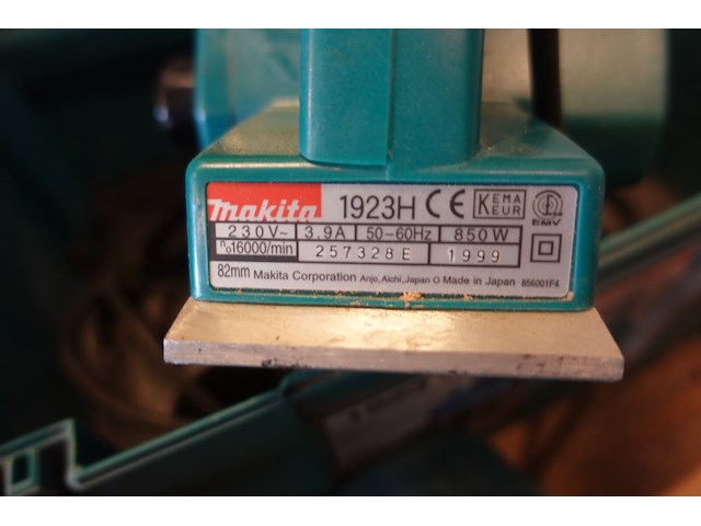 Haakse slijper + schuurmachine makita - afbeelding 2 van  3