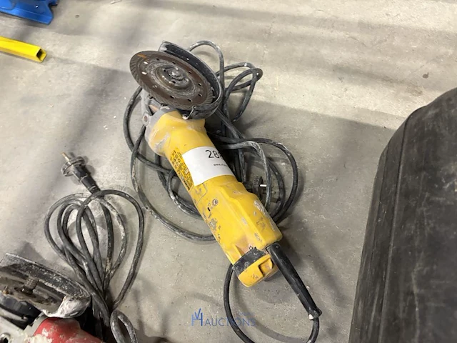 Haakse slijpmachine dewalt dwe4207 - afbeelding 1 van  3