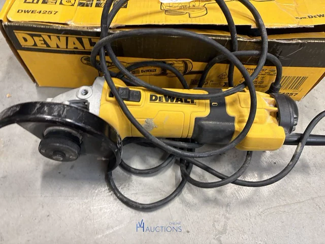 Haakse slijpmachine dewalt dwe4257 - afbeelding 2 van  5