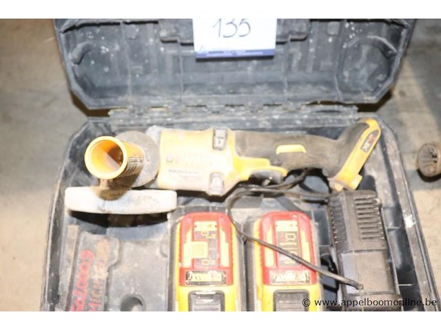 Haakse slijptol dewalt dcg414 vv oplader en batterijen - afbeelding 2 van  4