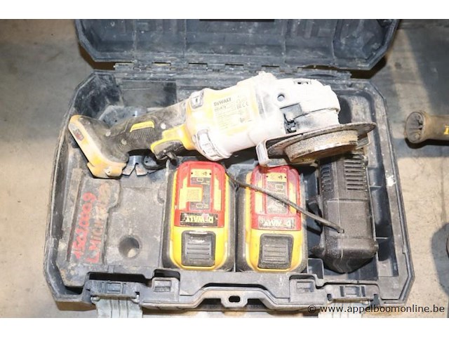 Haakse slijptol dewalt dcg414 vv oplader en batterijen - afbeelding 3 van  4