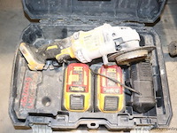 Haakse slijptol dewalt dcg414 vv oplader en batterijen - afbeelding 3 van  4