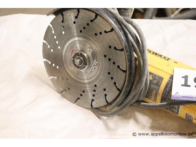 Haakse slijptol dewalt dwe4559, 230mm - afbeelding 2 van  3