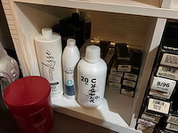 Haarverzorging - set verzorgingsproducten en professionele kleuring - afbeelding 11 van  17