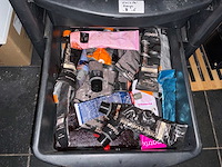 Haarverzorging - set verzorgingsproducten en professionele kleuring - afbeelding 14 van  17