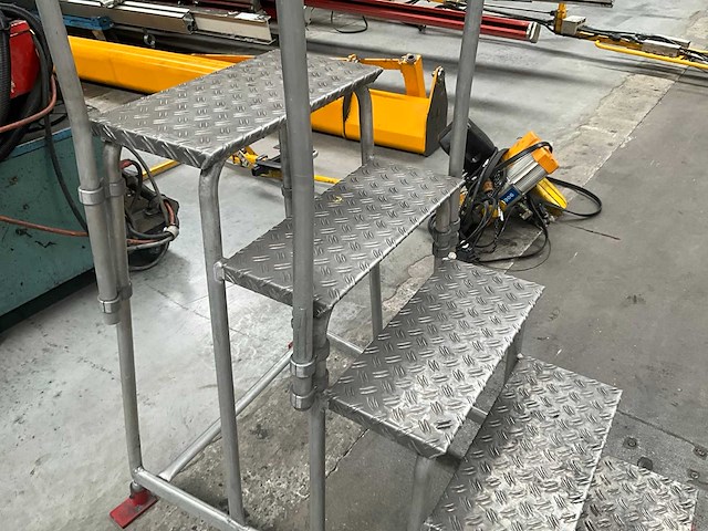 Haca leitern platformladder/oplooptrap - afbeelding 5 van  7